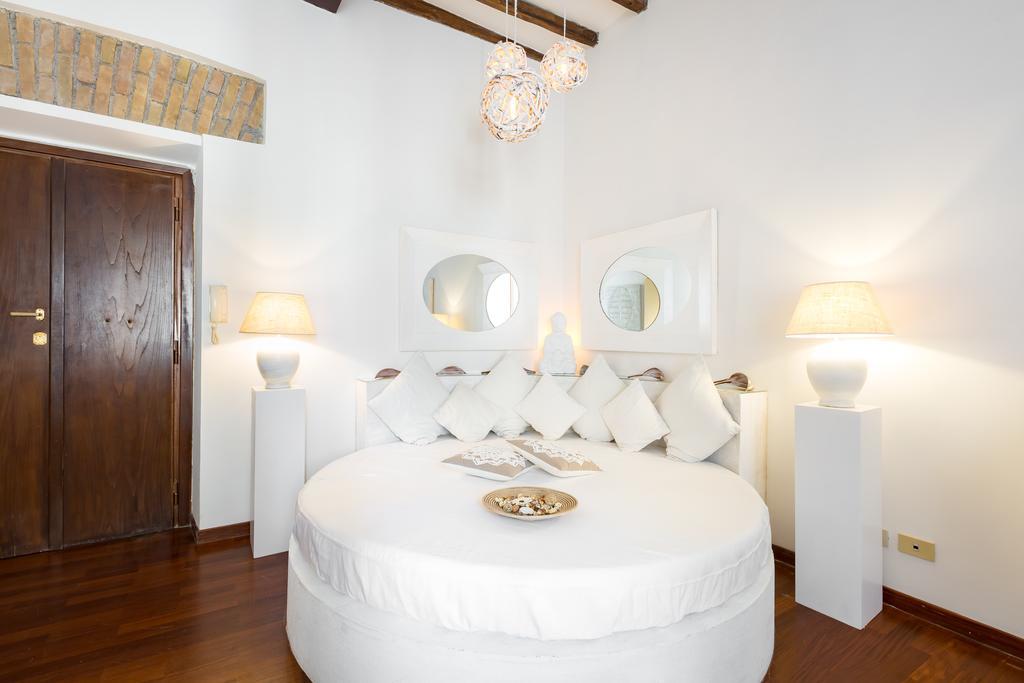רומא Colosseo Luxury Apartment מראה חיצוני תמונה